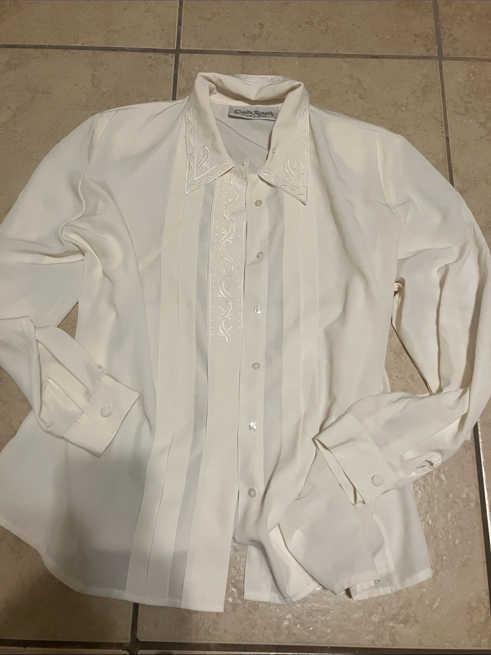 Claudia Richard White Embroidered Collared Blouse
